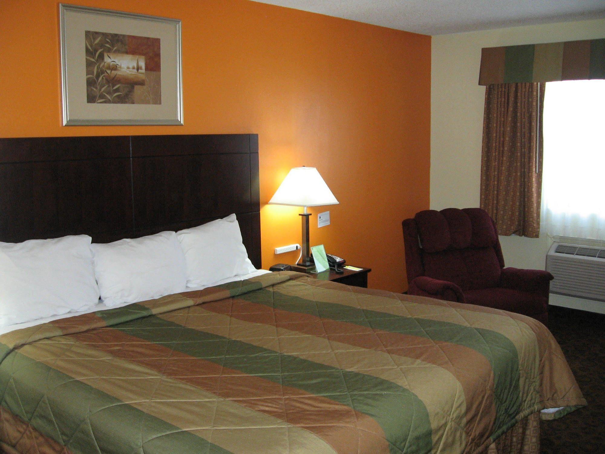 Motel Super 8 By Wyndham Emporia Exterior foto